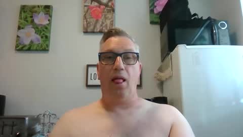 Snapshot of bignhard_69_ chatting on 29, 5, 2026 bignhard_69_ online show from 29, 5, 2026
