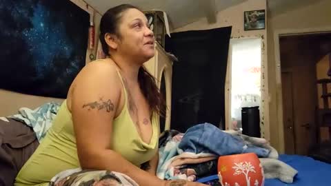 Snapshot of bigolemini chatting on 28, 2, 2025 the Mini mami online show from 28, 2, 2025