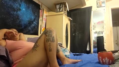 Snapshot of bigolemini chatting on 28, 2, 2025 the Mini mami online show from 28, 2, 2025