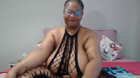 Snapshot of bigtitshornygirlxxx chatting on 18, 5, 2026 Lona online show from 18, 5, 2026