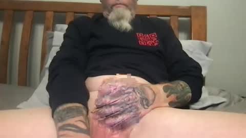 Bigwhitedickdaddy and BabyCakes online show from 6, 1, 2025