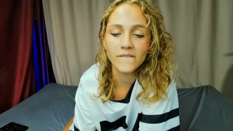 Snapshot of biki_sensual chatting on 7, 6, 2026 hi soy natural girl biki online show from 7, 6, 2026