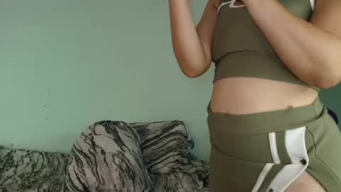 Snapshot of biki_sensual chatting on 6, 8, 2026 hi soy natural girl biki online show from 6, 8, 2026