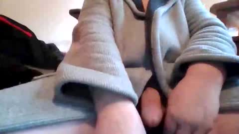 Snapshot of bilbyboy4 chatting on 26, 11, 2025 bilbyboy4 online show from 26, 11, 2025