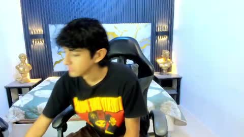 Snapshot of billiejean18 chatting on 4, 7, 2026 Billie Jean online show from 4, 7, 2026