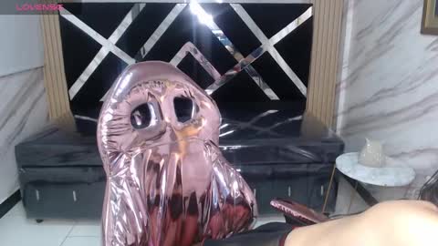 Live 1000pm 600am COLOMBIAN HOUR online show from 5, 3, 2025