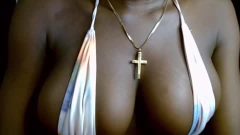 Snapshot of black_ebonyqueen chatting on 17, 9, 2025 Esthy online show from 17, 9, 2025