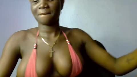 Snapshot of black_ebonyqueen chatting on 30, 9, 2025 Esthy online show from 30, 9, 2025