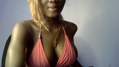 Snapshot of black_ebonyqueen chatting on 8, 10, 2025 Esthy online show from 8, 10, 2025