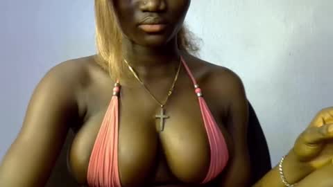 Snapshot of black_ebonyqueen chatting on 15, 10, 2025 Esthy online show from 15, 10, 2025
