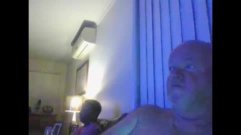 Snapshot of black_n_white4 chatting on 1, 3, 2025 black_n_white4 online show from 1, 3, 2025