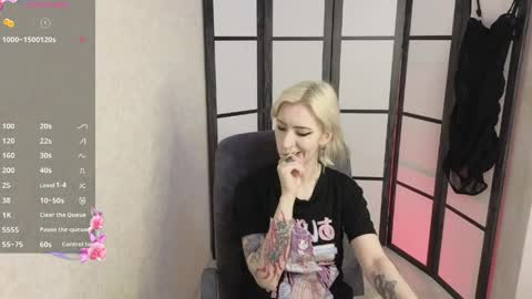 Snapshot of black_orchides chatting on 27, 4, 2026 Emily online show from 27, 4, 2026