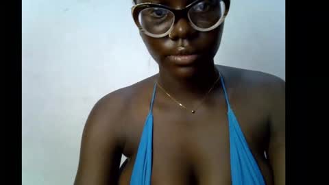 Snapshot of black_petitqueen12 chatting on 31, 10, 2025 BLACK online show from 31, 10, 2025