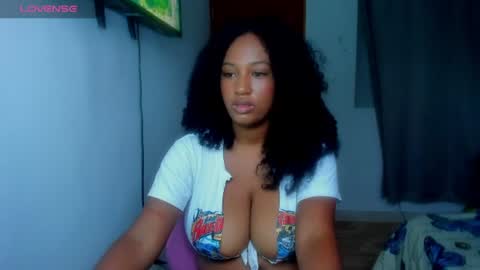 Snapshot of blackitybae chatting on 19, 6, 2026 Shophie White online show from 19, 6, 2026