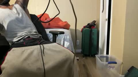 Snapshot of blackjag107 chatting on 22, 11, 2025 blackjag107 online show from 22, 11, 2025