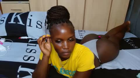 Snapshot of blackmellanin_ chatting on 23, 2, 2025 Smiley sylivia online show from 23, 2, 2025