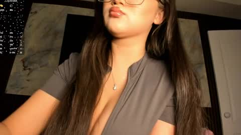 Snapshot of blackmilk_01 chatting on 6, 6, 2026 Karina online show from 6, 6, 2026