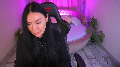 Snapshot of blacksilkqueen chatting on 20, 11, 2025 blacksilkqueen online show from 20, 11, 2025