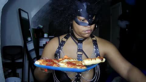 Queen Siren online show from 16, 12, 2024