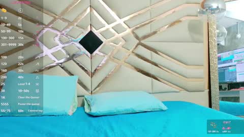 Tifffany bllom online show from 17, 9, 2025