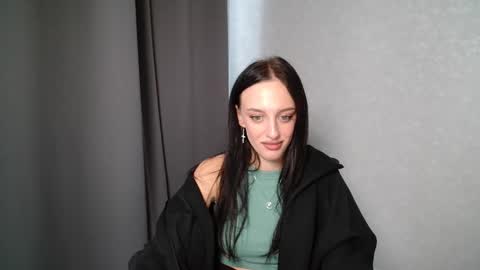 Snapshot of blacky_berry chatting on 29, 4, 2026 Ivy online show from 29, 4, 2026