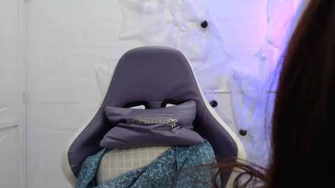   online show from 16, 10, 2025