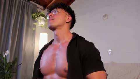 Snapshot of blake_levi chatting on 10, 1, 2025 Blake Levi Independent Model online show from 10, 1, 2025