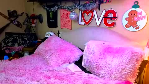 Snapshot of blakelytgirl chatting on 17, 12, 2024 Blakely Morningstar online show from 17, 12, 2024