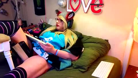 Snapshot of blakelytgirl chatting on 22, 1, 2025 Blakely Morningstar online show from 22, 1, 2025