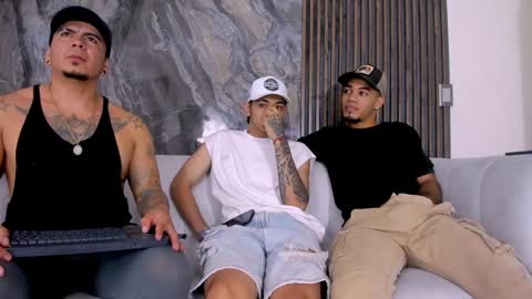 Snapshot of bless_my_neighbor chatting on 23, 1, 2025 The Best Models online show from 23, 1, 2025