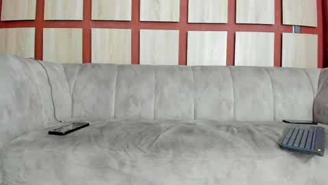 Snapshot of bless_my_neighbor chatting on 14, 2, 2025 The Best Models online show from 14, 2, 2025