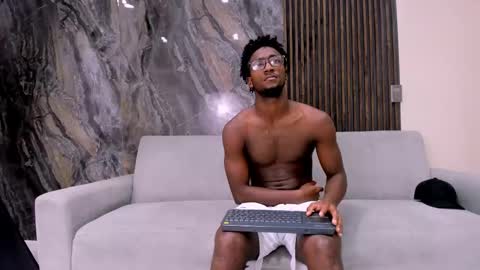 Snapshot of bless_my_neighbor chatting on 24, 2, 2025 The Best Models online show from 24, 2, 2025