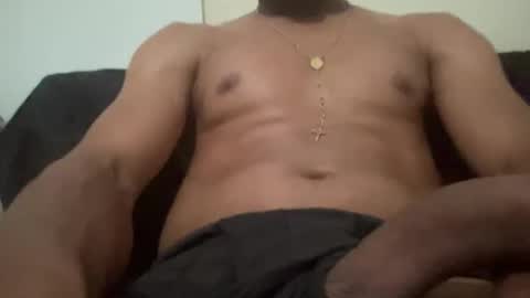 Snapshot of blingsexxx420 chatting on 12, 10, 2025 blingsexxx420 online show from 12, 10, 2025