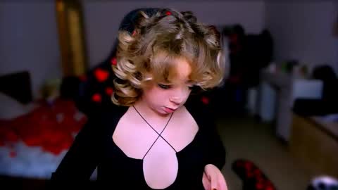 Nicole online show from 25, 2, 2026