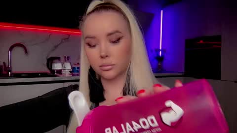 Lana online show from 9, 1, 2025