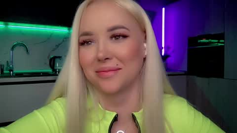 Lana online show from 6, 3, 2025