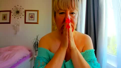 Snapshot of blonde_angel20 chatting on 30, 5, 2026 Nicole online show from 30, 5, 2026