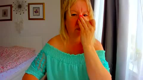 Snapshot of blonde_angel20 chatting on 7, 7, 2026 Nicole online show from 7, 7, 2026