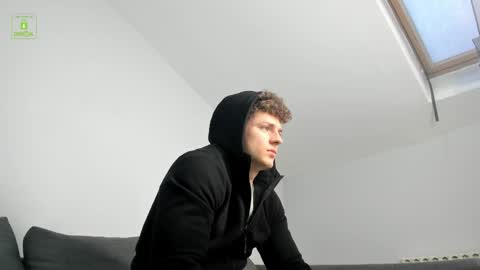 Snapshot of blonde_fit_lad chatting on 4, 4, 2026 Loris online show from 4, 4, 2026