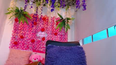 Snapshot of blonde_squirt_ chatting on 20, 12, 2025 blonde_squirt_ online show from 20, 12, 2025