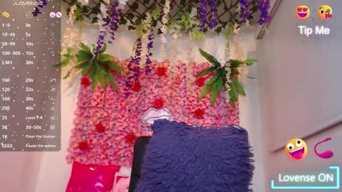 Snapshot of blonde_squirt_ chatting on 12, 1, 2026 blonde_squirt_ online show from 12, 1, 2026