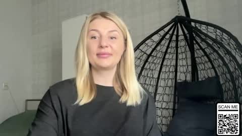 blondie_xoxoxo online show from 4, 4, 2026