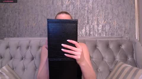 Helen online show from 30, 3, 2026