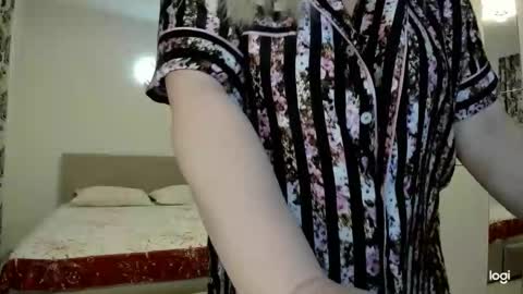 Snapshot of blondysarah chatting on 27, 2, 2026 blondysarah online show from 27, 2, 2026