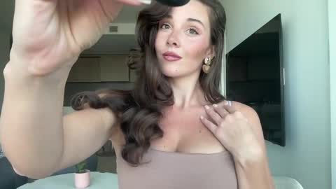 Snapshot of bloomyogi chatting on 28, 5, 2026 Emma Bloom online show from 28, 5, 2026