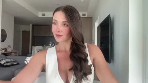 Snapshot of bloomyogi chatting on 18, 6, 2026 Emma Bloom online show from 18, 6, 2026