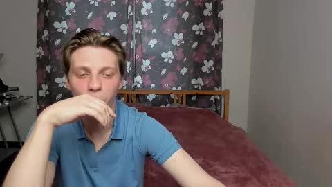 Snapshot of blossomandbee chatting on 14, 10, 2025 Sasha and Maria online show from 14, 10, 2025