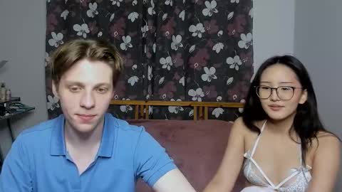 Snapshot of blossomandbee chatting on 16, 10, 2025 Sasha and Maria online show from 16, 10, 2025