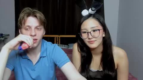 Snapshot of blossomandbee chatting on 21, 10, 2025 Sasha and Maria online show from 21, 10, 2025