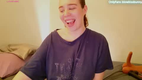 Snapshot of blowkissbunny chatting on 2, 3, 2026 Blow Kiss Bunny online show from 2, 3, 2026